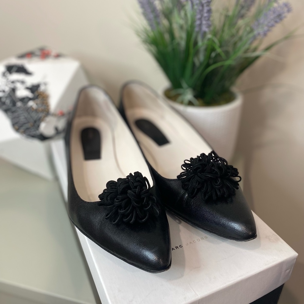 Marc Jacobs Black Flats